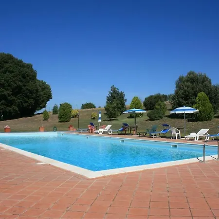 Chianacce Sleeps 4 Pool Apartment